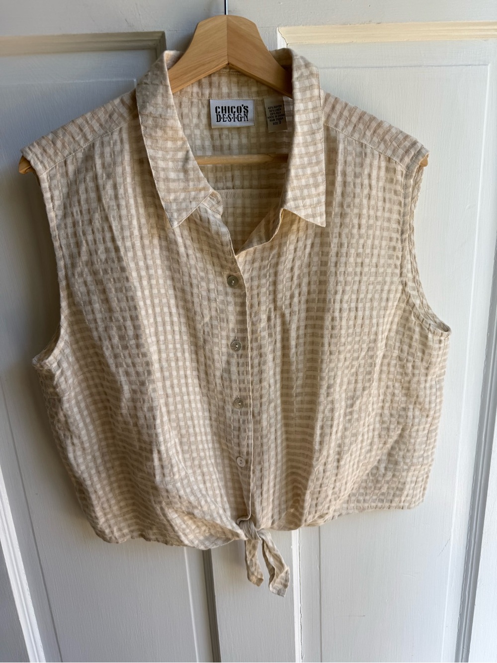 Chico's Beige Gingham Tie-Front Sleeveless Button-Down